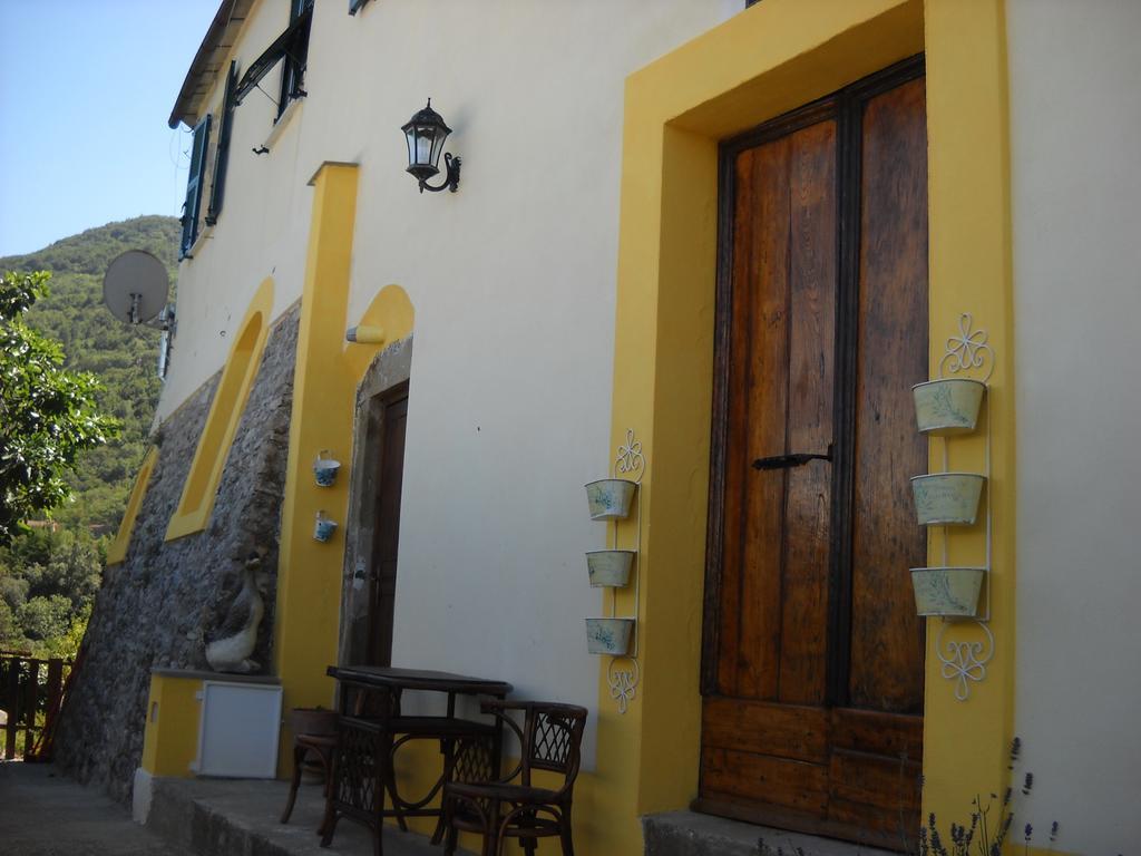 Agriturismo Mamma Chica La Spezia Habitación foto